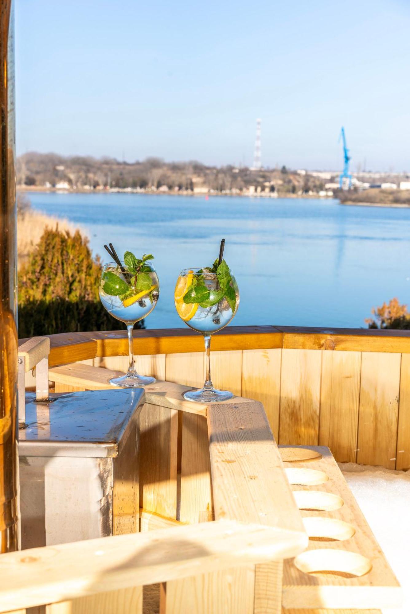 Готель Lifeharbour Limanu Екстер'єр фото